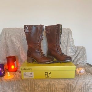 Fly London -LADA Rug Brick, deep red.